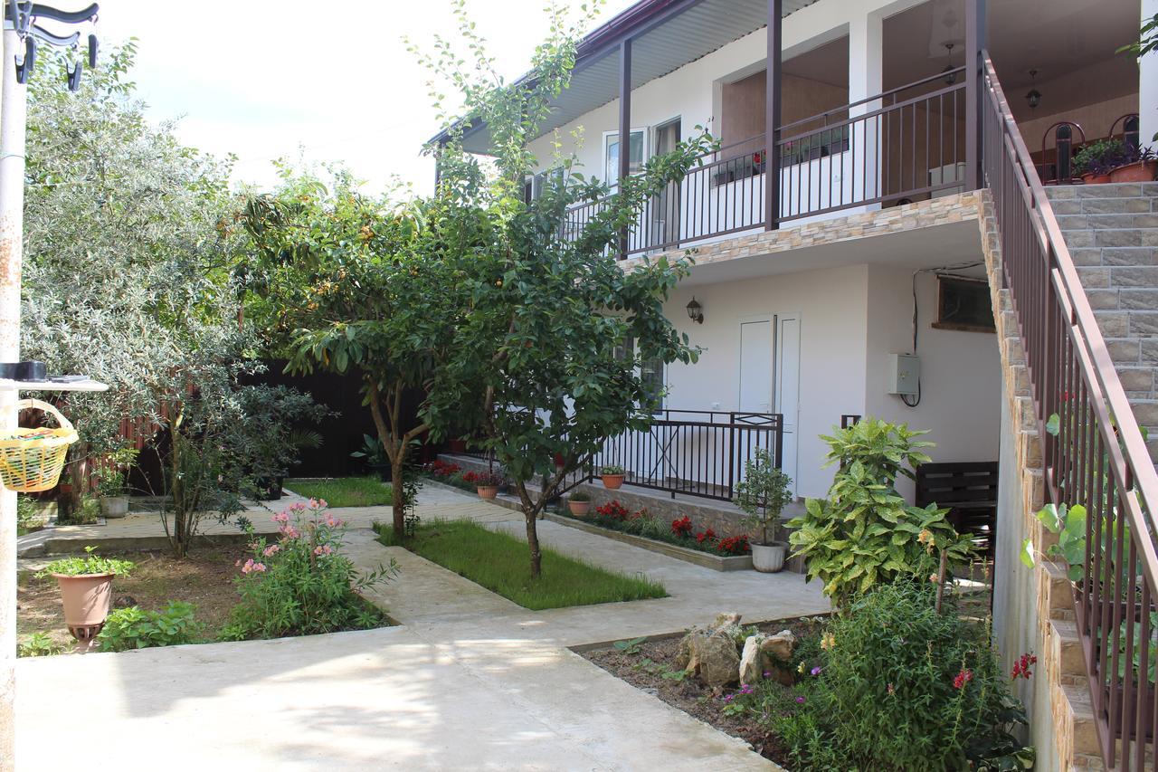 Guest House U Aleny Gagra Exterior photo
